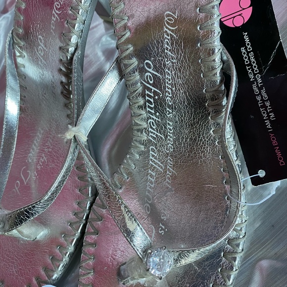 SAMPLE #362 Girl Two Doors Down - Picture 3 of 3